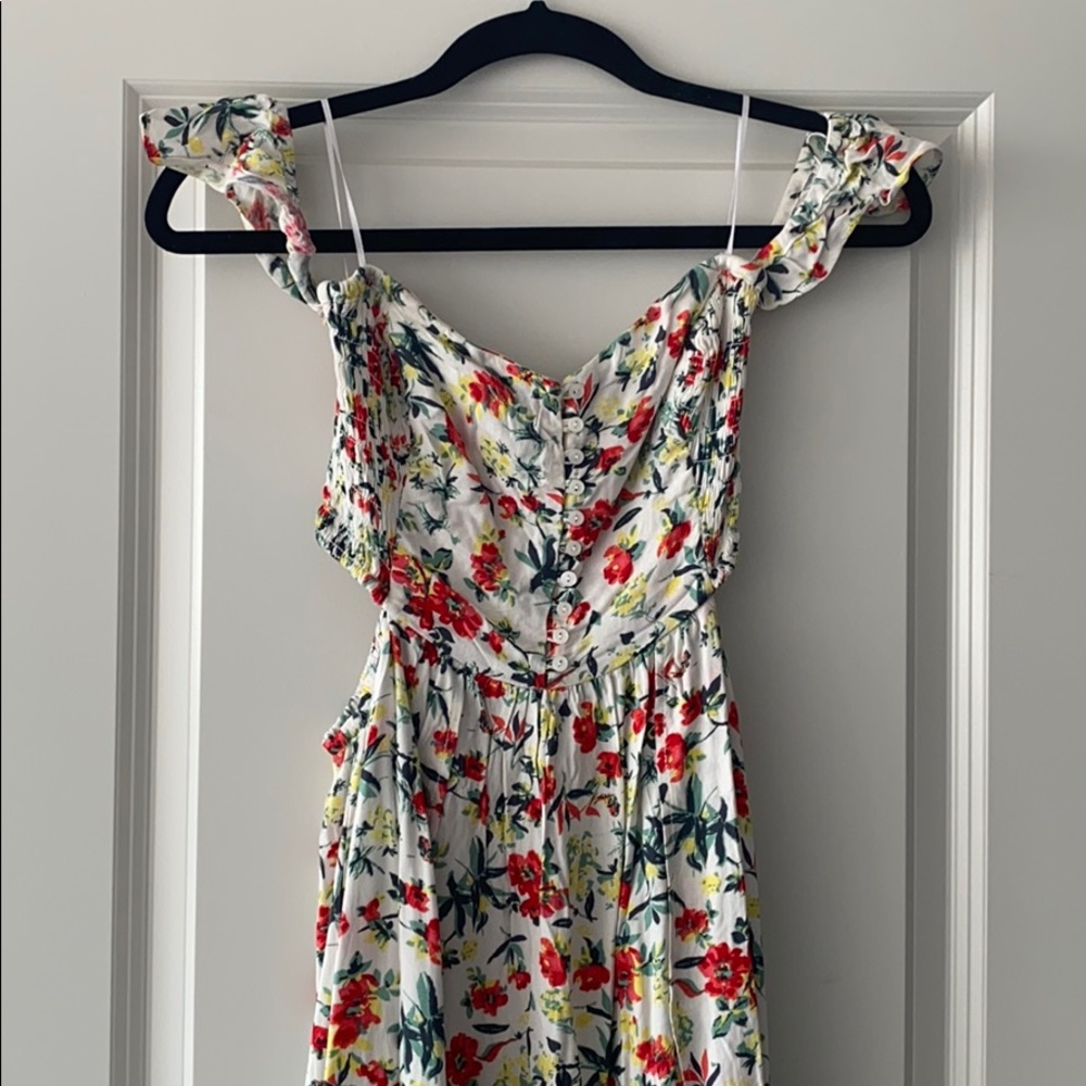 Lulu’s Cut Out Off the Shoulder Dress. Size M.